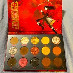 Mulan eyeshadow pallet